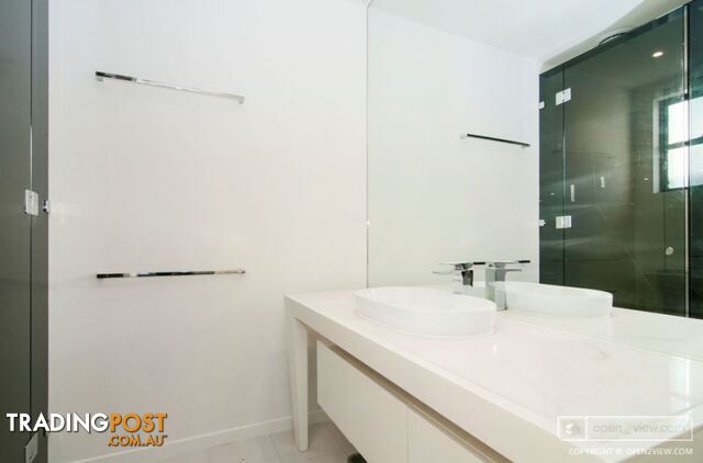 10019 The Boulevard Benowa QLD 4217