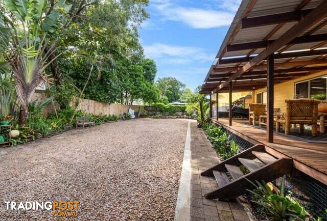 74 Holland Street Wongaling Beach QLD 4852 - photo 2 of 23
