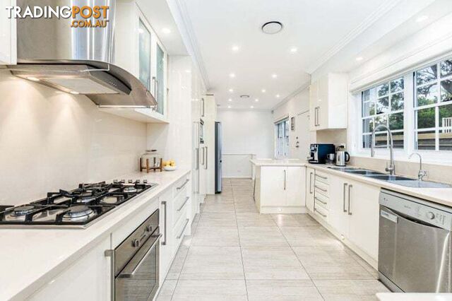 33 McEwan Avenue Winston Hills NSW 2153 - photo 3 of 31