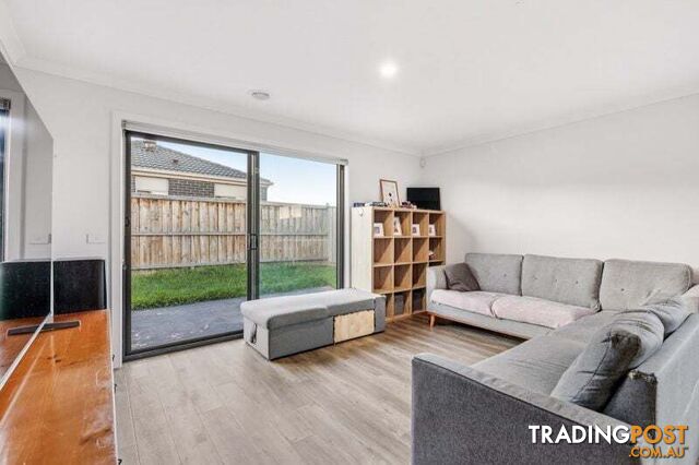 3 Revelry road Wyndham Vale VIC 3024 - photo 4 of 15