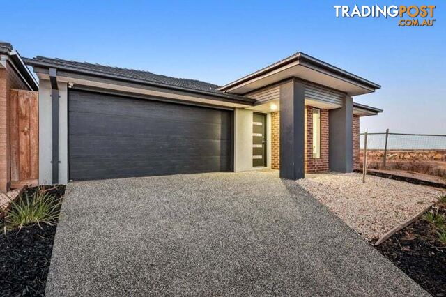 3 Revelry road Wyndham Vale VIC 3024 - photo 2 of 15