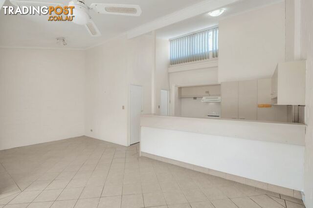 35 81 Olsen Avenue Labrador QLD 4215 - photo 4 of 32