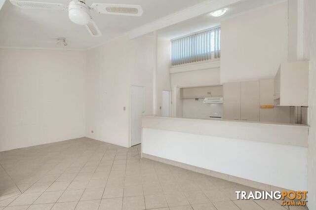 35 81 Olsen Avenue Labrador QLD 4215