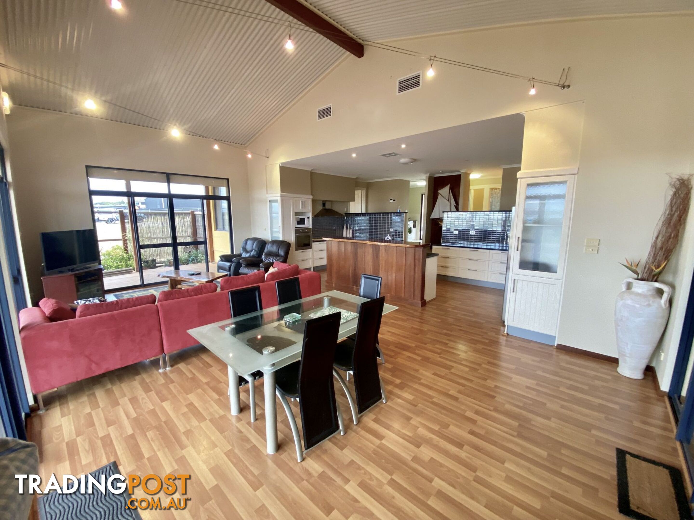 8 Oscar Williams Drive Streaky Bay SA 5680