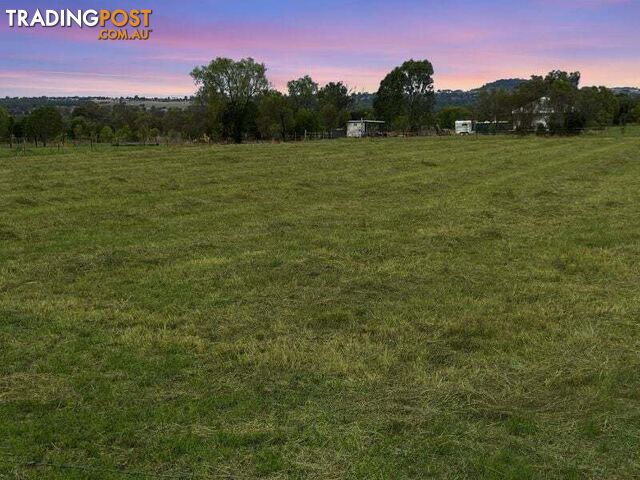 28 Galligan Road Springside QLD 4356 - photo 4 of 14