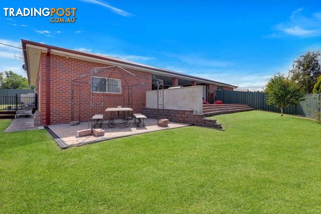 12 Caples Close Kelso NSW 2795