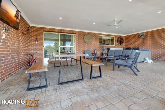 12 Caples Close Kelso NSW 2795