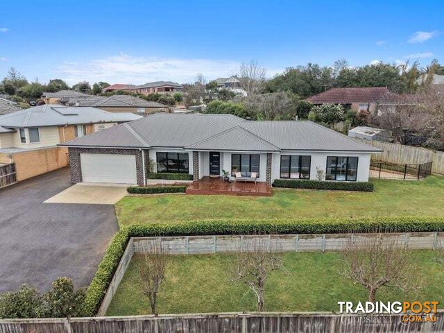 11 Monica Drive Drouin VIC 3818