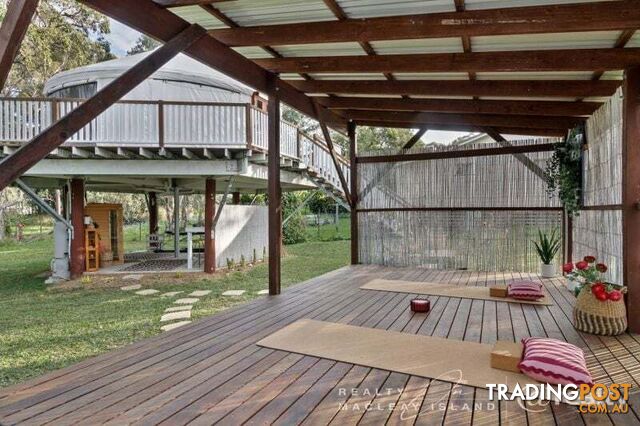 24 Orion Street Macleay Island QLD 4184 - photo 4 of 23