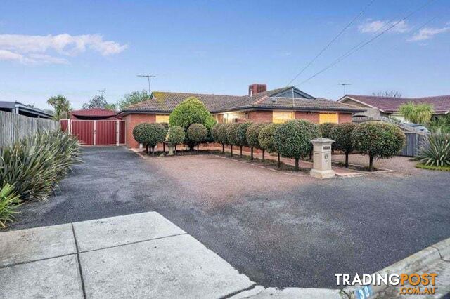 39 Banksia Crescent Hoppers Crossing VIC 3029 - photo 2 of 18