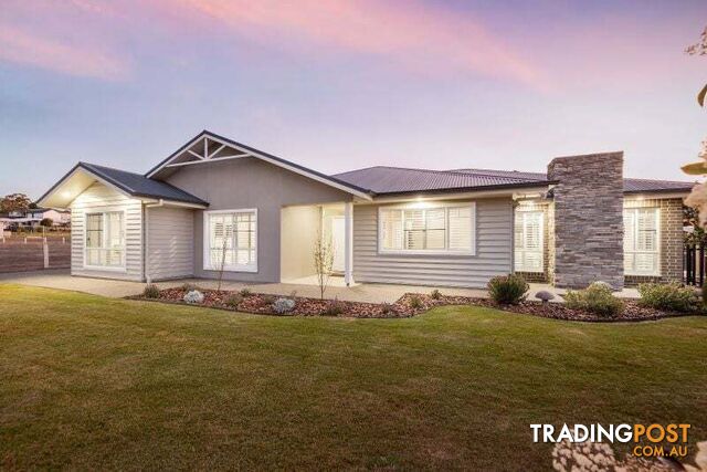 8 Estelle Street Highfields QLD 4352