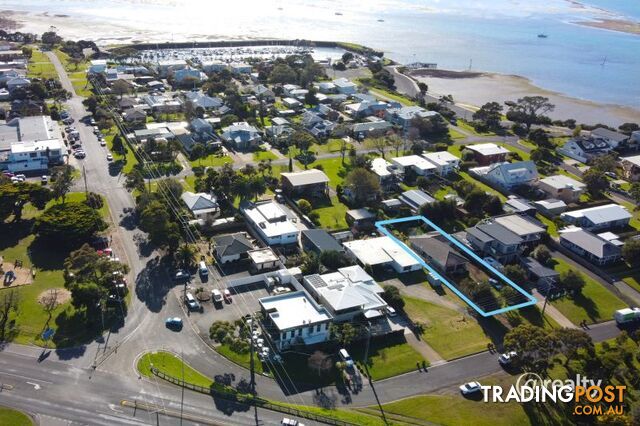 13 Beach Crescent Newhaven VIC 3925