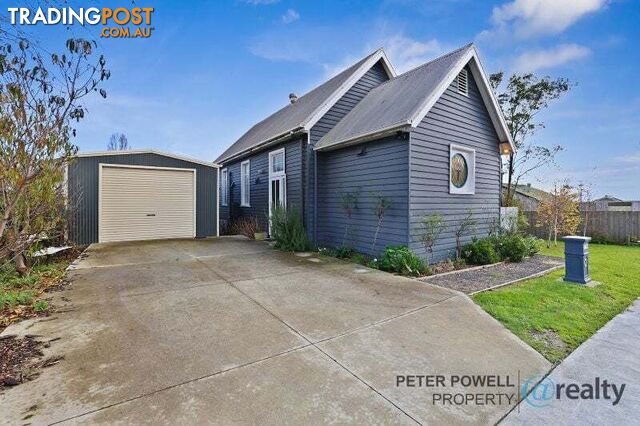 4 Phelans Lane Moe VIC 3825