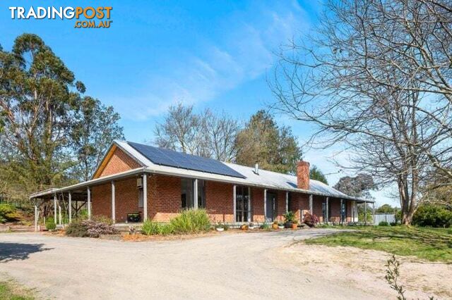 105 & 105A Parkinsons Road Launching Place VIC 3139