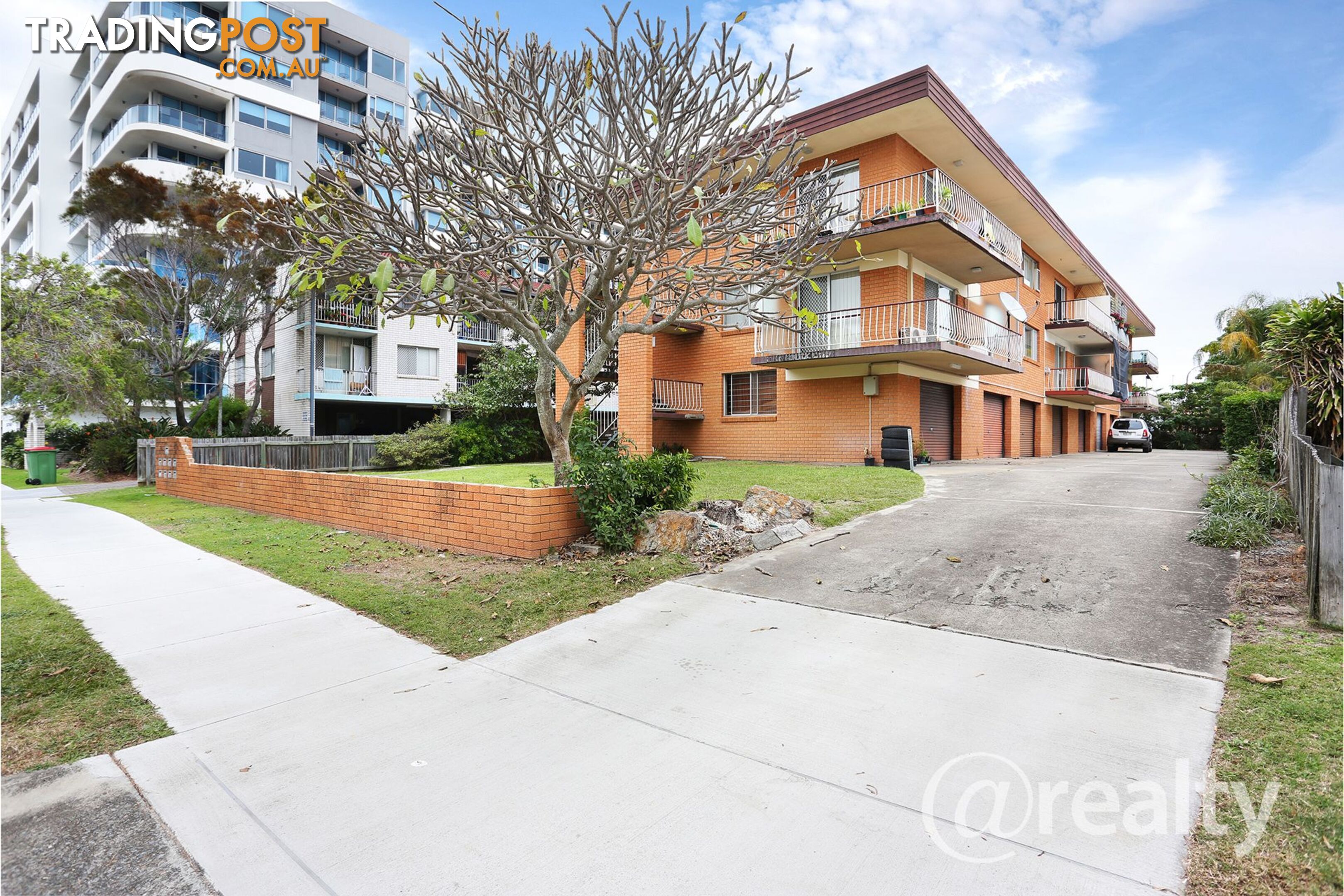 2 30 Labrador Street Labrador QLD 4215