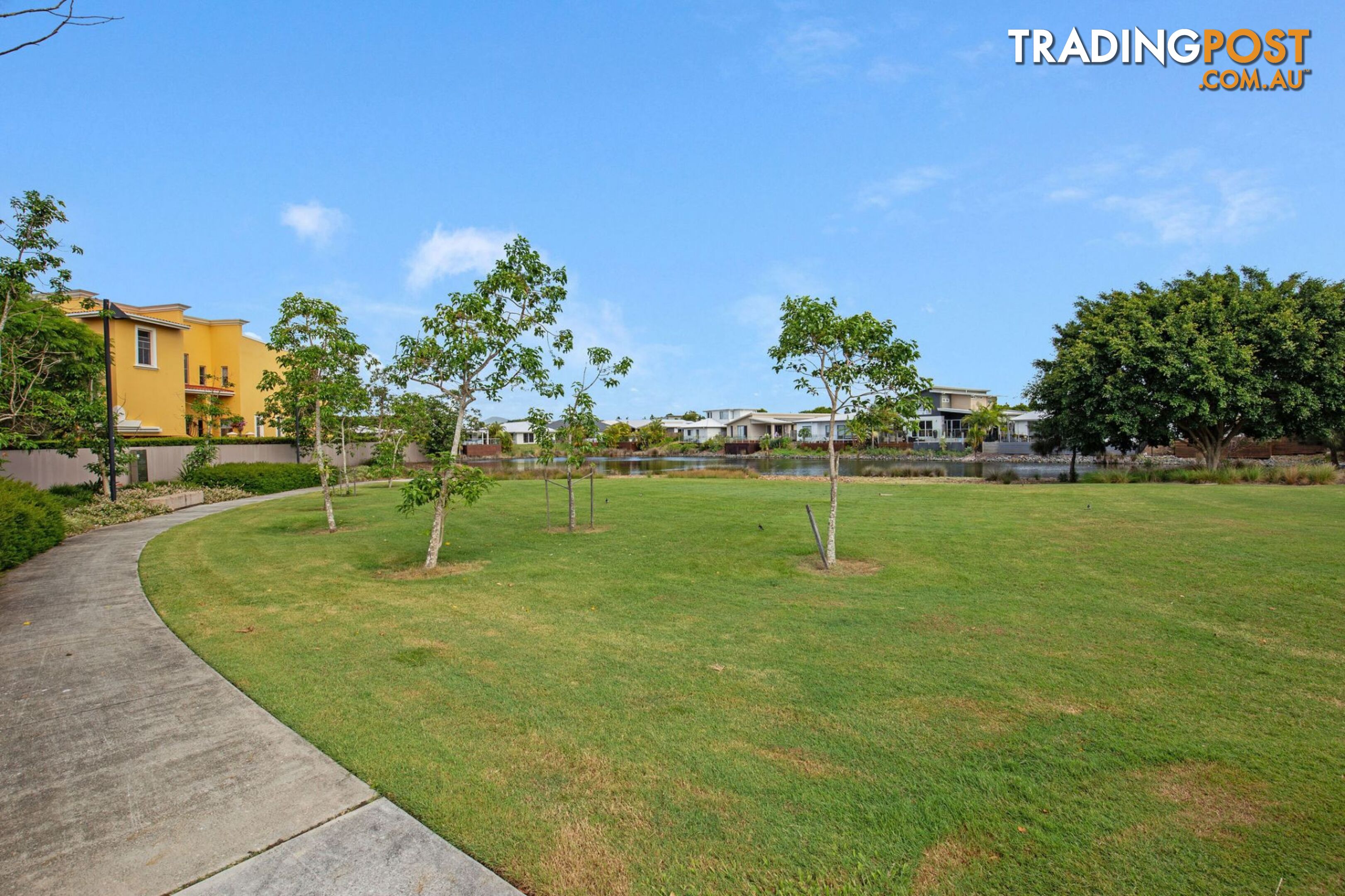 2 14 Pendraat Parade Hope Island QLD 4212