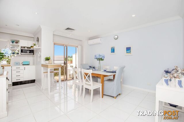 2 14 Pendraat Parade Hope Island QLD 4212