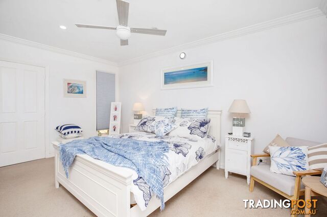 2 14 Pendraat Parade Hope Island QLD 4212