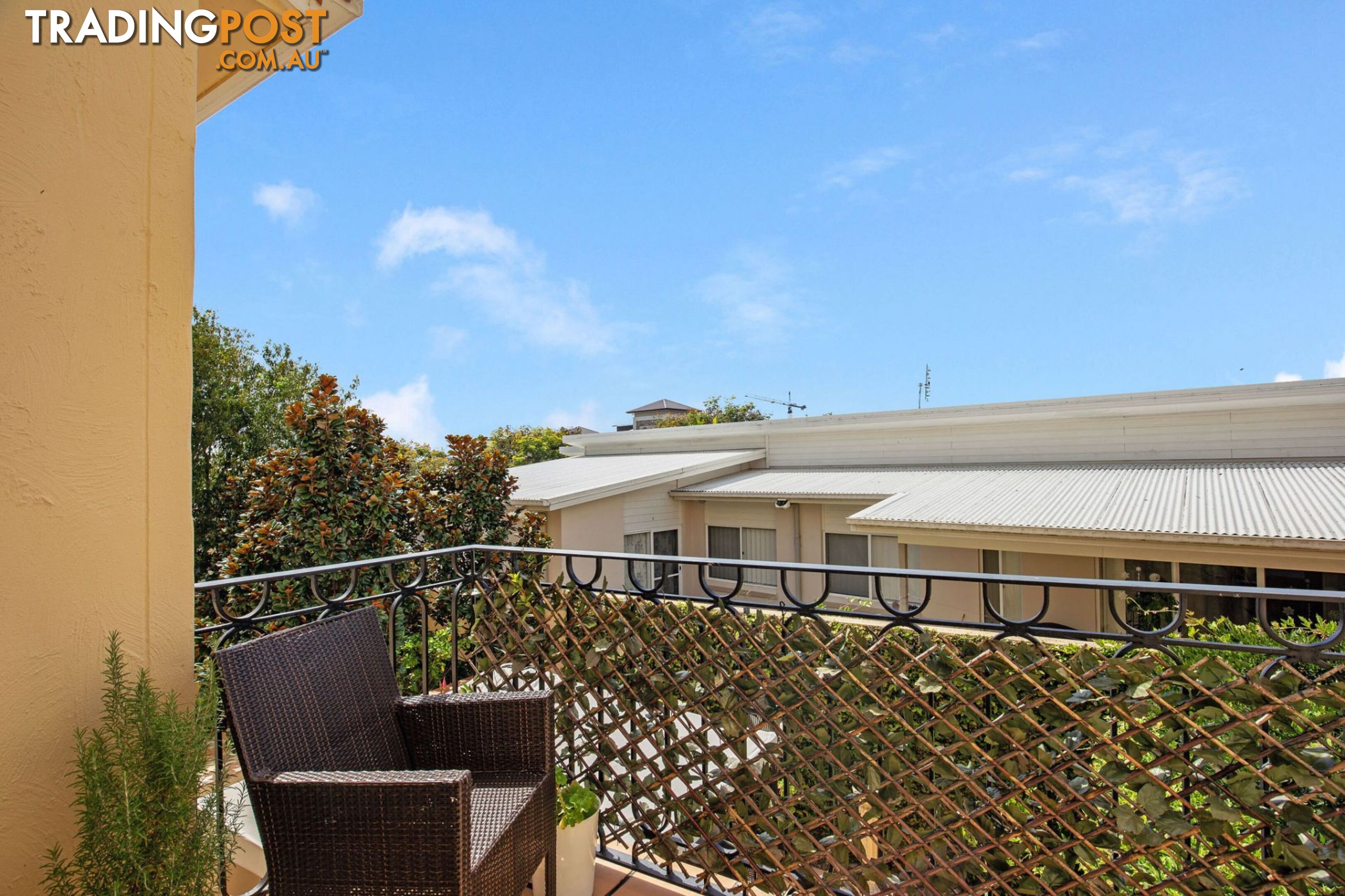 2 14 Pendraat Parade Hope Island QLD 4212