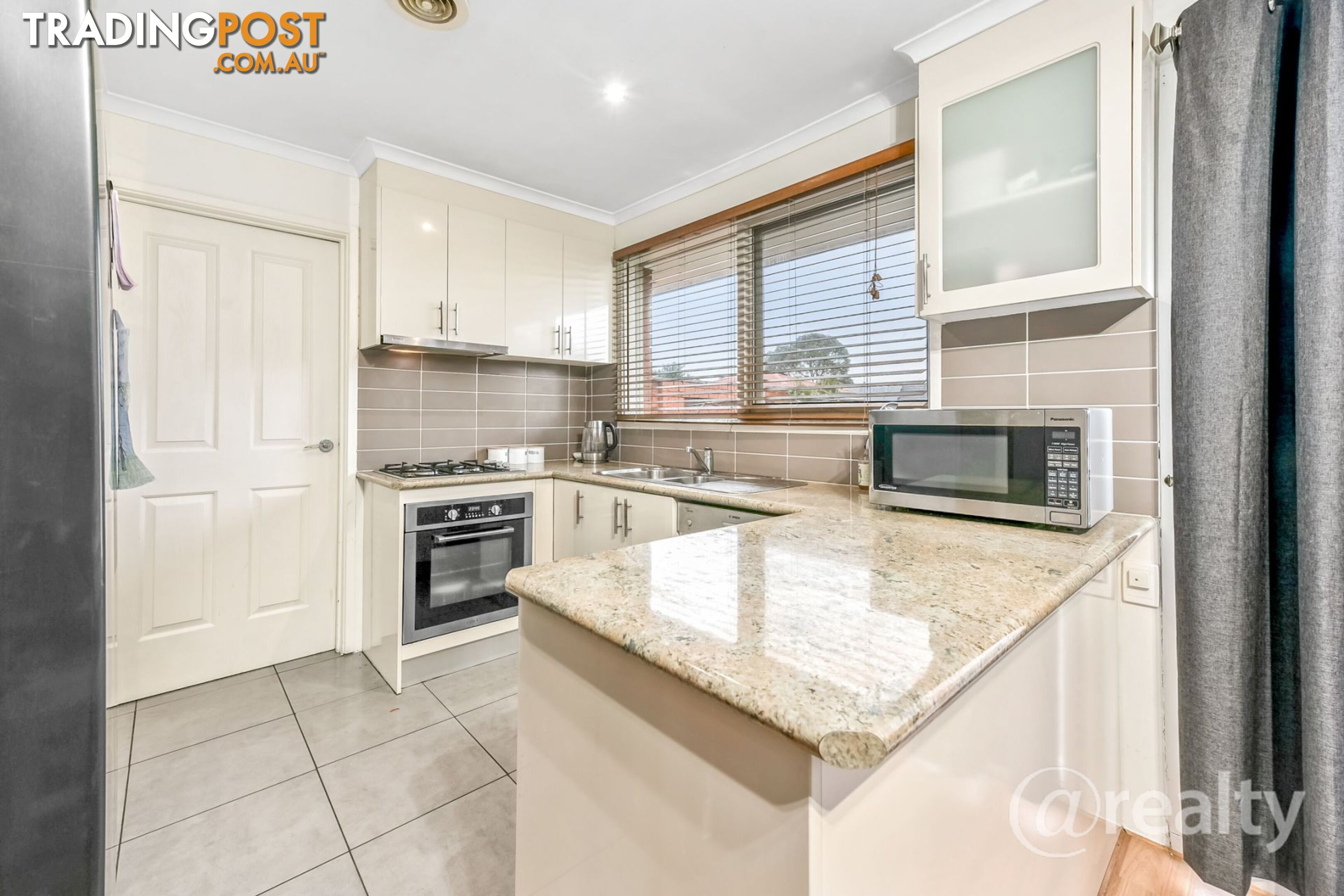 24 Rossiter Avenue Endeavour Hills VIC 3802