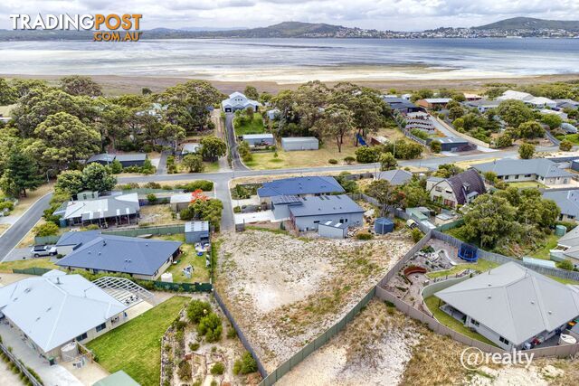 5 Magpie Cove Little Grove WA 6330