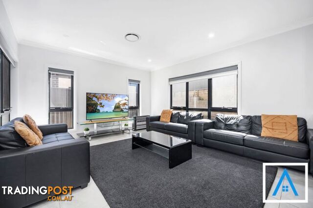 21 Mulholland Avenue Campbelltown NSW 2560 - photo 2 of 15