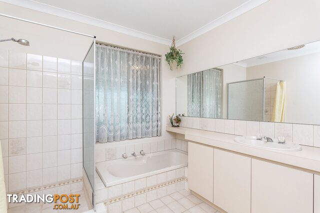 8 McCormack Place Maida Vale WA 6057