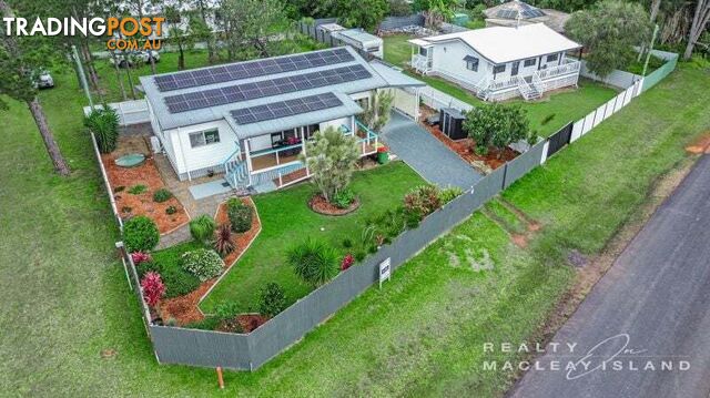 33 Michael Street Macleay Island QLD 4184