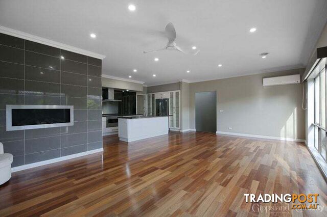 210 Bowen Street Warragul VIC 3820 - photo 5 of 22