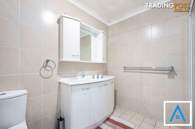 9 & 9a Waminda Avenue Campbelltown NSW 2560 - photo 3 of 12