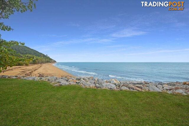 8 Feldt Street Flying Fish Point QLD 4860