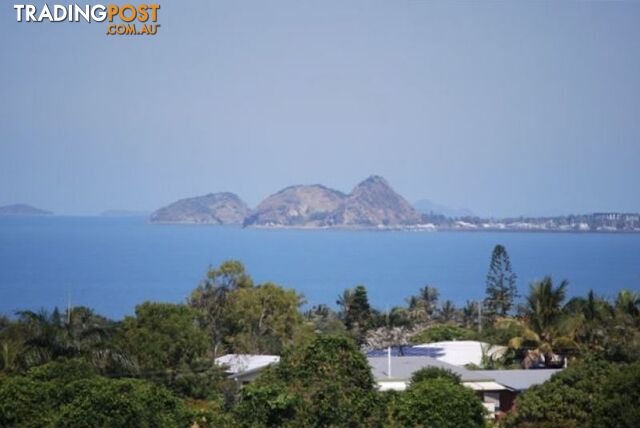 8 Samoa Steet Pacific Heights QLD 4703