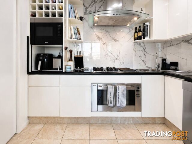 26 Raby Bay Boulevard Raby Bay QLD 4163 - photo 3 of 25