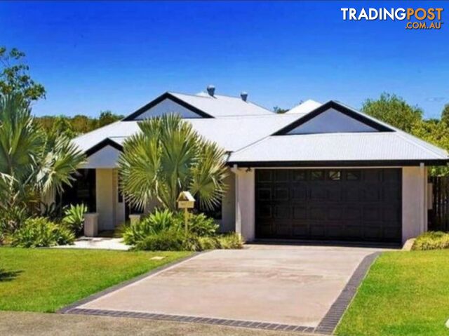 2 Ingrid Lane COOMERA WATERS QLD 4209