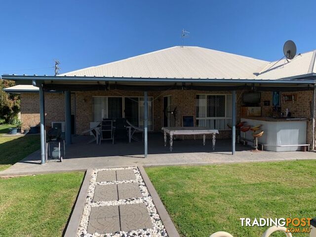 2-4 Baldwin Street Emerald QLD 4720