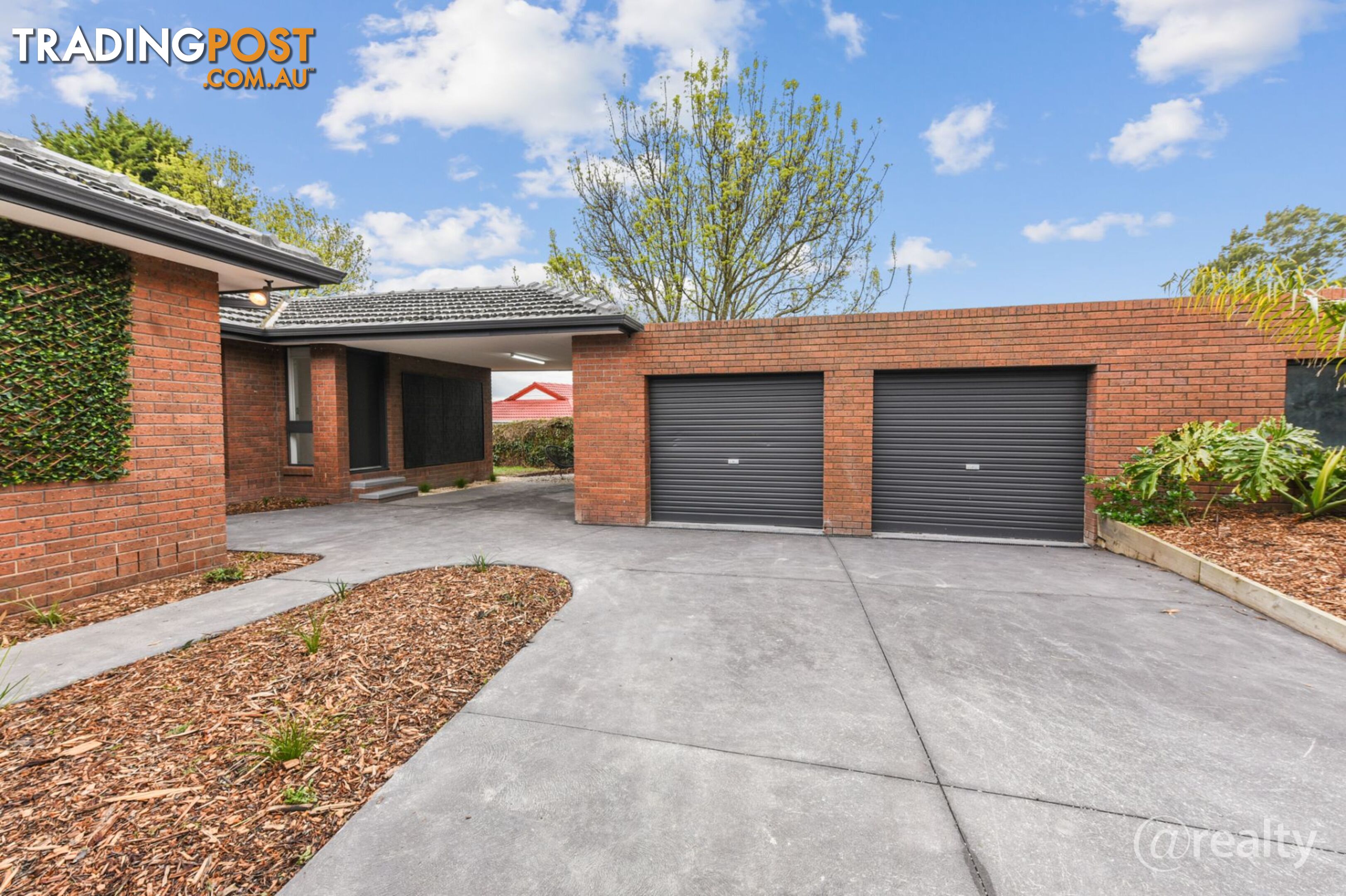 5 Tench Rise Endeavour Hills VIC 3802