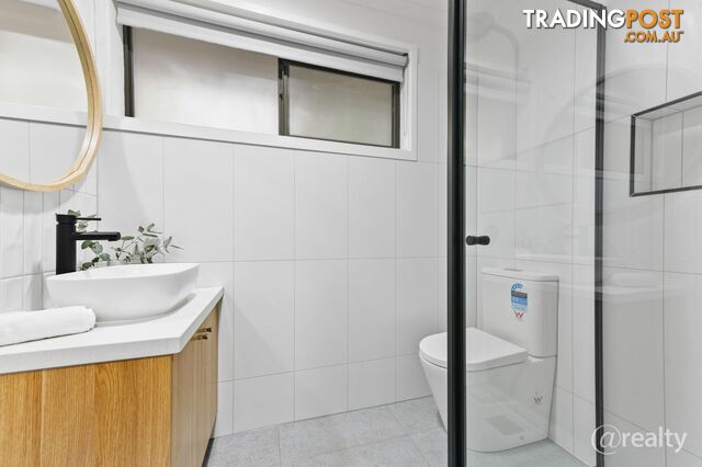 5 Tench Rise Endeavour Hills VIC 3802