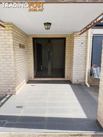 15 Hillview Parade Kingaroy QLD 4610 - photo 3 of 29