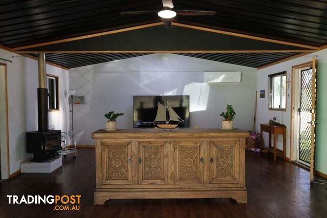 106 Cambridge Drive Mount Hallen QLD 4312