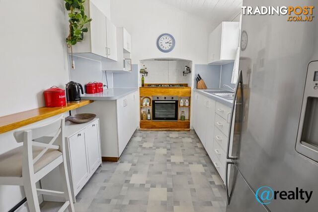 28 Knight Street Kingaroy QLD 4610 - photo 5 of 35