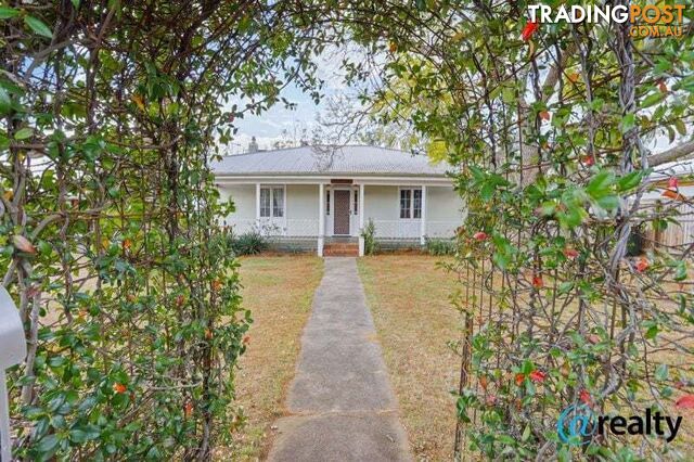 28 Knight Street Kingaroy QLD 4610 - photo 4 of 35