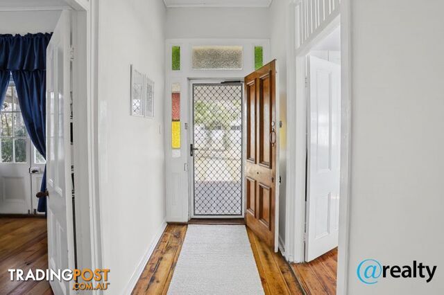 28 Knight Street Kingaroy QLD 4610 - photo 4 of 35