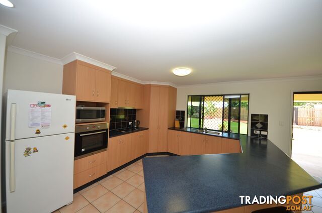 15 Culloden Place Beaconsfield QLD 4740