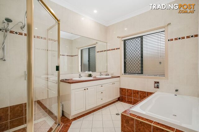 17 Apple Gum Crescent Thornlands QLD 4164