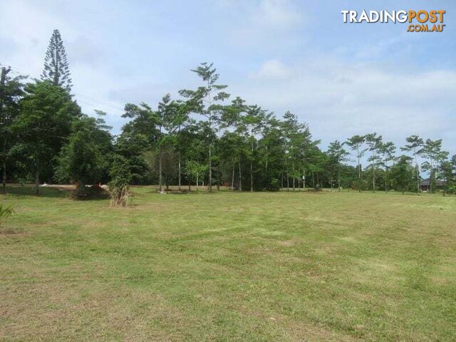 132 River Avenue Innisfail QLD 4860 - photo 2 of 12