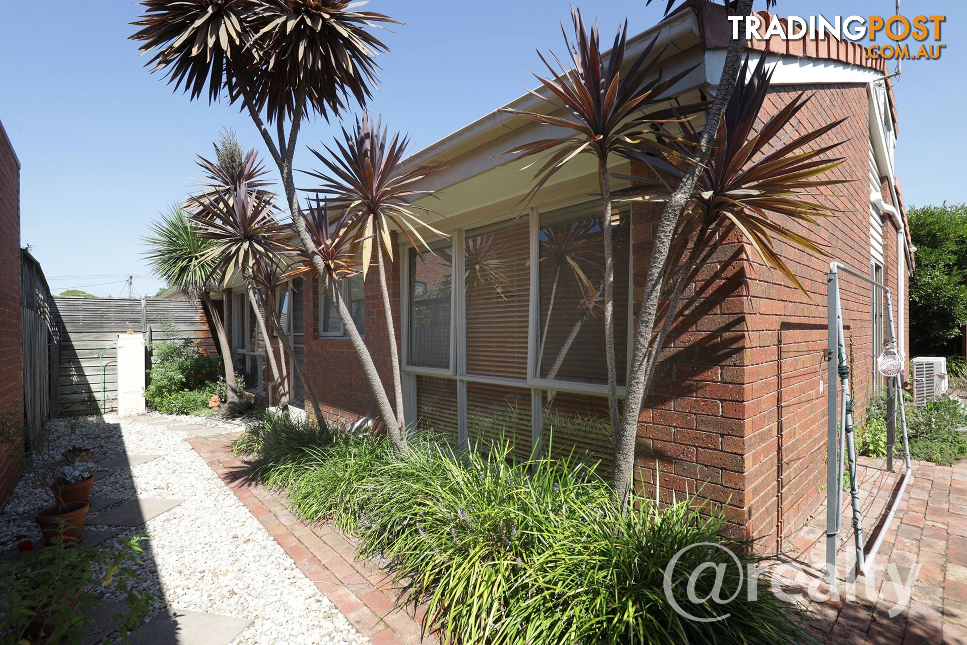 4 89 THE GROVE COBURG VIC 3058