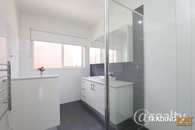 4 89 THE GROVE COBURG VIC 3058