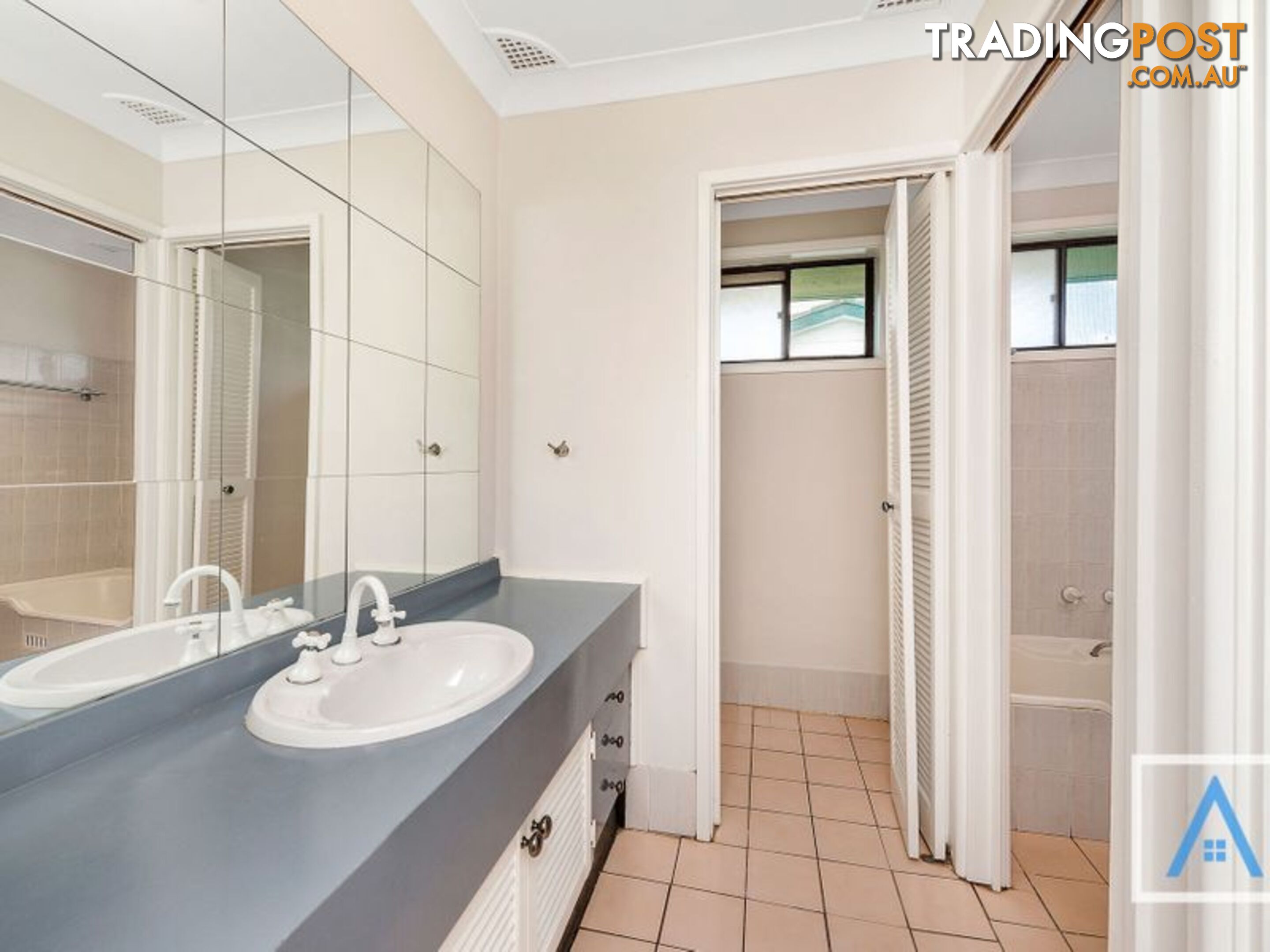 32 Birdsville Crescent LEUMEAH NSW 2560