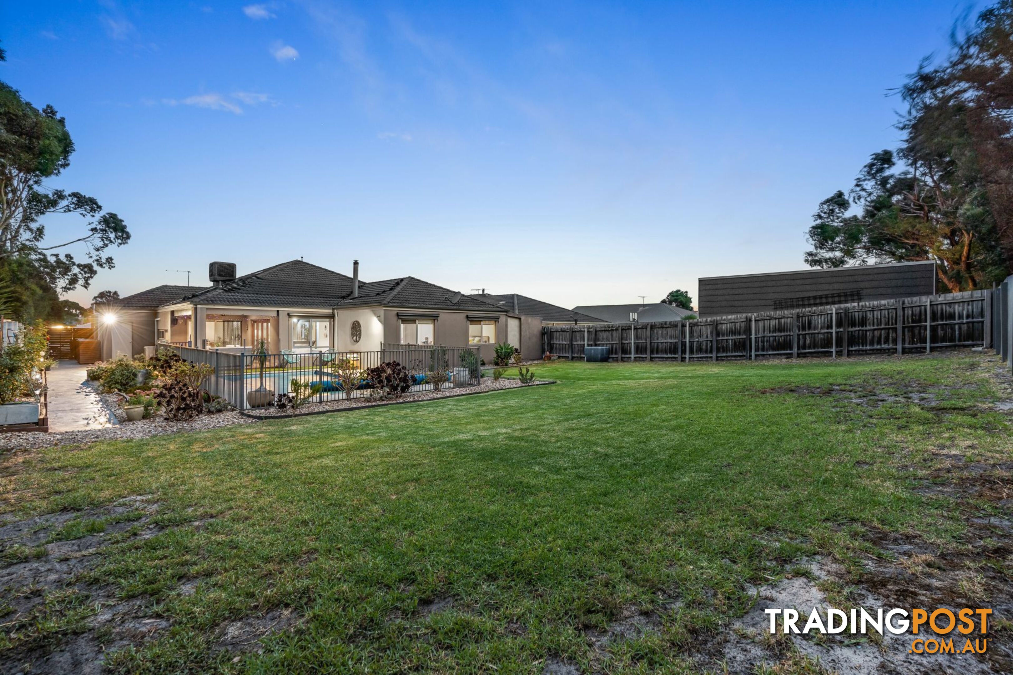 8 Paramu Court Tooradin VIC 3980