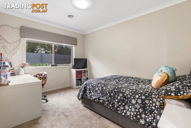 8 Paramu Court Tooradin VIC 3980